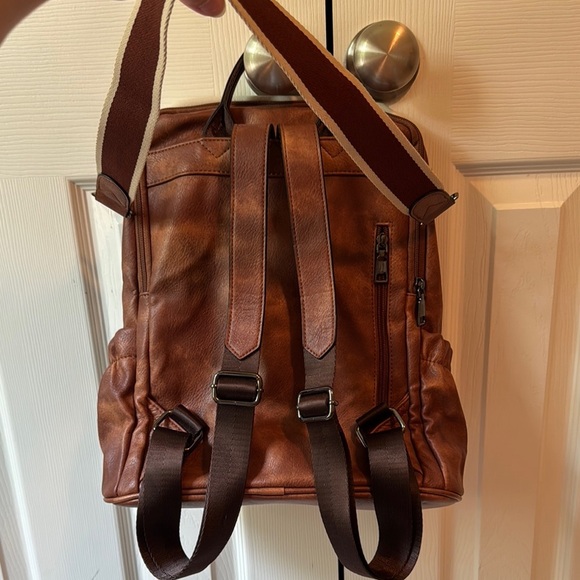 Brown and White Laptop Bag with Stylish Design - Picture 3 of 8